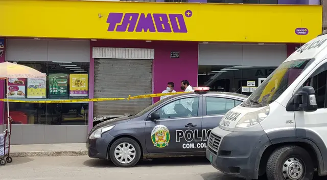 Los asaltantes se llevaron bebidas alcohólicas de la tienda Tambo, en Comas. Los asaltantes se llevaron bebidas alcohólicas de la tienda Tambo, en Comas.