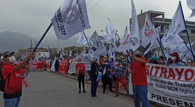 Denuncian que el 15 de diciembre se les anunció el cese colectivo de más de 300 trabajadores de diversas áreas.