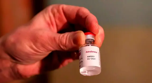 Vacuna contra el COVID-19 de AstraZeneca se comienza a usar en el Reino Unido Vacuna contra el COVID-19 de AstraZeneca se comienza a usar en el Reino Unido