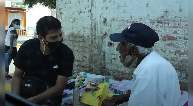 La emotiva escena se ha robado el corazón de miles de usuarios en las redes sociales.