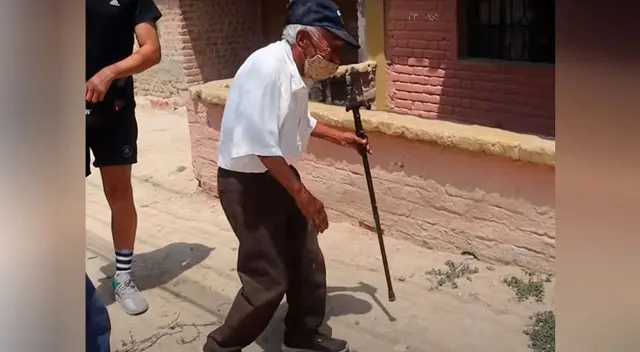 La emotiva escena se ha robado el corazón de miles de usuarios en las redes sociales.