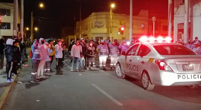 Trabajadores piden que la Municipalidad Provincial del Callao los coloque en planilla y mejore sus condiciones salariales. Trabajadores piden que la Municipalidad Provincial del Callao los coloque en planilla y mejore sus condiciones salariales.