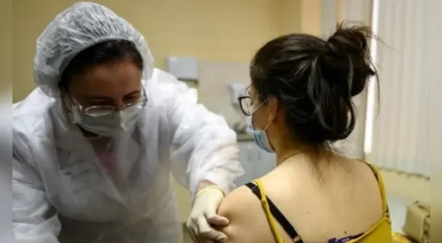 Perú firmó acuerdo con el laboratorio chino Sinopharm por 38 millones de vacunas, confirmó Sagasti.