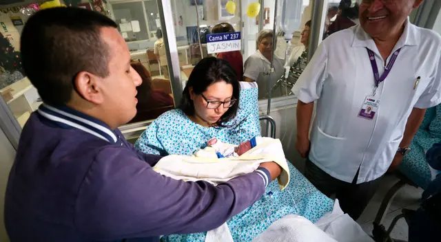 ¿Cómo recibir el subsidio por maternidad? Te mostramos cuánto dinero te toca cobrar si estás asegurada en EsSalud. Recuerda tener a la mano tu DNI para saber si eres beneficiaria. ¿Cómo recibir el subsidio por maternidad? Te mostramos cuánto dinero te toca cobrar si estás asegurada en EsSalud. Recuerda tener a la mano tu DNI para saber si eres beneficiaria.