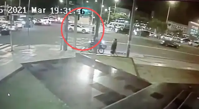 Ciclista terminó con contusiones en el cuerpo y tuvo que ser trasladado a una clínica local para ser atendido. Ciclista terminó con contusiones en el cuerpo y tuvo que ser trasladado a una clínica local para ser atendido.