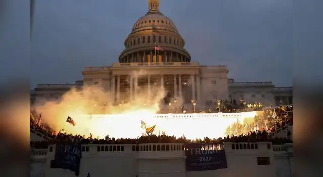 Las autoridades han detenido a al menos 50 personas por los disturbios. Las autoridades han detenido a al menos 50 personas por los disturbios.