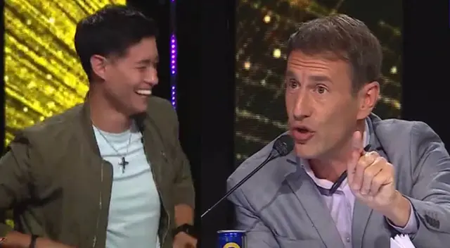 Tony Succar vacila a Mauri Stern en Yo Soy. Tony Succar vacila a Mauri Stern en Yo Soy.