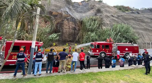 Bomberos atienden emergencia en la Costa Verde. Bomberos atienden emergencia en la Costa Verde.
