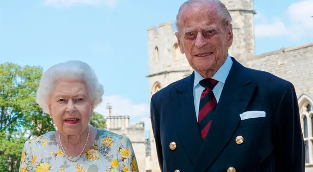 La reina Isabel II y el duque de Edimburgo en junio de 2020 en el Castillo de Windsor, antes de su 99 cumpleaños.
