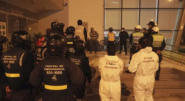 Indecopi realiza operativo a buses con servicio “full day”. Indecopi realiza operativo a buses con servicio “full day”.