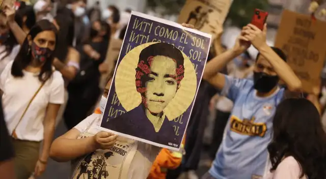 Marcha fue convocada por la Asociación de Víctimas y Familiares del #14N. Plaza San Martín nuevamente albergó a manifestantes.