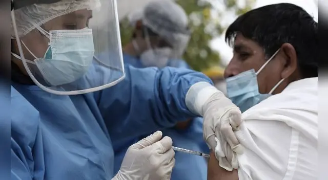 Gobierno pagará S/ 94 millones por el primer lote de vacunas contra el coronavirus, anunció ministro Waldo Mendoza. Gobierno pagará S/ 94 millones por el primer lote de vacunas contra el coronavirus, anunció ministro Waldo Mendoza.