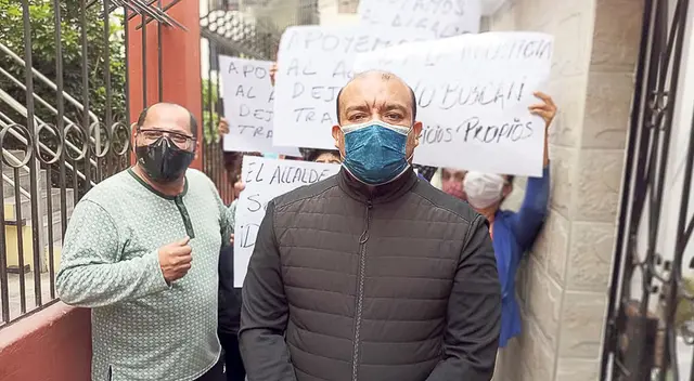 Ana Cristina Roque, pareja del alcalde de San Luis, ganaba S/ 1700 mensual por trabajar como secretaria del Área de Gestión Ambiental. Ana Cristina Roque, pareja del alcalde de San Luis, ganaba S/ 1700 mensual por trabajar como secretaria del Área de Gestión Ambiental.