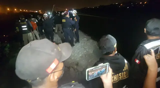 PNP y Serenazgo llegaron hasta el kilómetro 8.5 de la Av. Ramiro Prialé para atender la emergencia. PNP y Serenazgo llegaron hasta el kilómetro 8.5 de la Av. Ramiro Prialé para atender la emergencia.