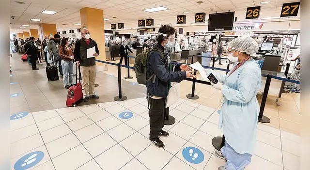 Titular del Mincetur anunció unos cambios en la medida de restricción para viajeros.