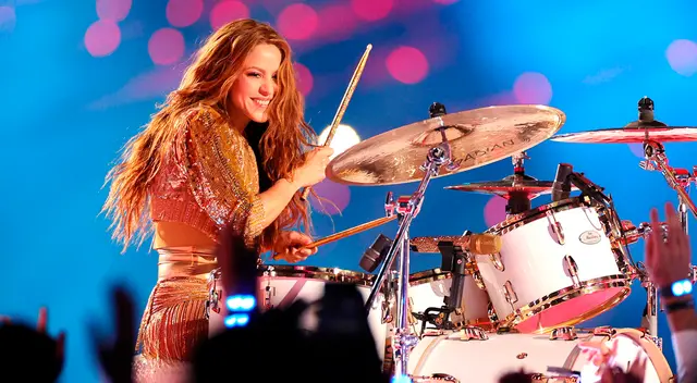 Cantante Shakira sigue haciendo noticia.