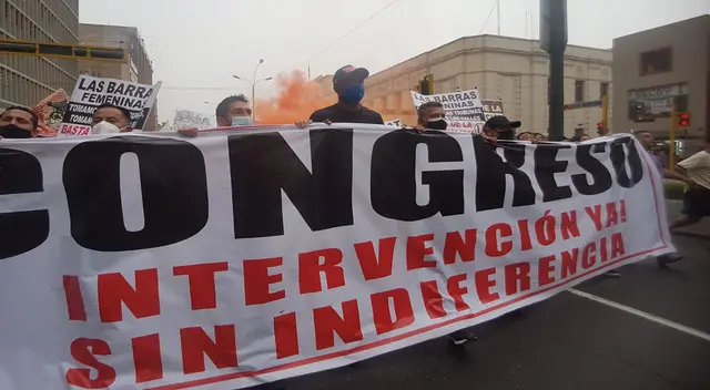 Hinchas de Universitario de Deportes realizaron plantón en contra de Indecopi | Foto: Grace Mora-URPI/GLR