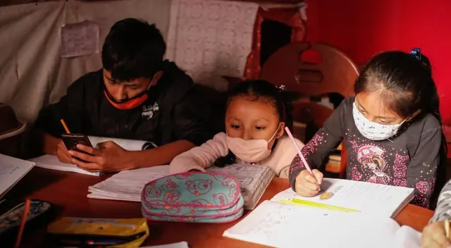 Minedu confirmó que las clases en los colegios públicos iniciarán este próximo 15 de marzo, cuyas clases remotas se darán hasta el 15 de abril, mientras se sigue evaluando la modalidad semipresencial en los próximos meses del año.