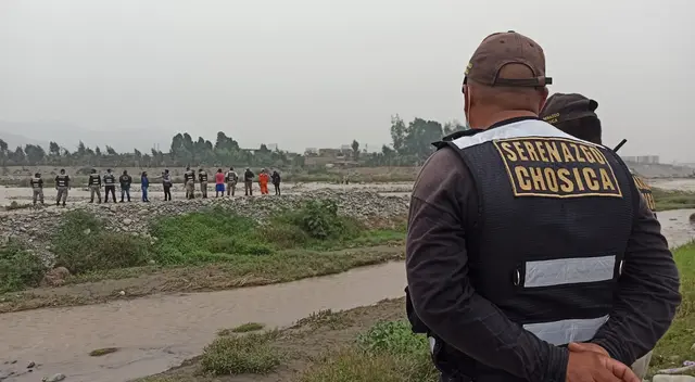 Serenazgo de Lurigancho- Chosica, personal de Defensa Civil y la Brigada de Gestión de Riesgo del municipio lograron recuperar el cuerpo del sereno.