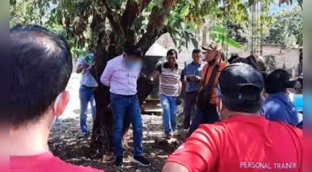 El alcalde del municipio desmiente que haya sido amarrado a un árbol. El alcalde del municipio desmiente que haya sido amarrado a un árbol.