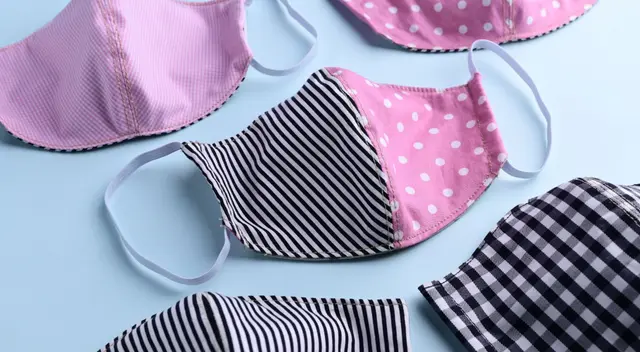 Utilice jabón neutro para la limpieza de mascarillas reutilizables.