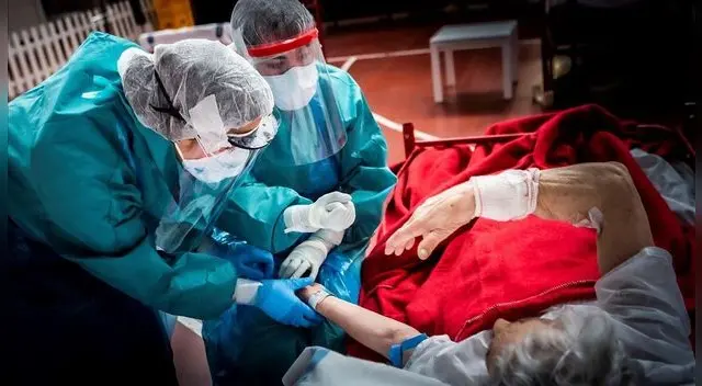 Los pulmones de las personas que superaron el coronavirus parecen más dañados en radiografía que los de fumadores, según la traumatóloga.