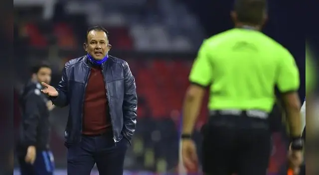 Juan Reynoso  la pasa mal con el Cruz Azul que perdió de local 0-1 ante El Puebla.