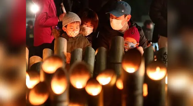 Japón recordó hoy a los más de 6.400 fallecidos que dejó el terremoto acaecido en Kobe. Japón recordó hoy a los más de 6.400 fallecidos que dejó el terremoto acaecido en Kobe.