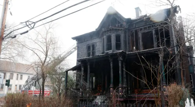 La “Casa de Halloween”, construida en 1900, pertenecía durante muchos años a Joe Mendillo, miembro de la Iglesia de Satán