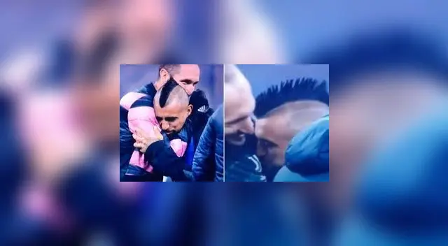 Vidal saluda a Chiellini y besa de casualidad escudo de Juventus Vidal saluda a Chiellini y besa de casualidad escudo de Juventus