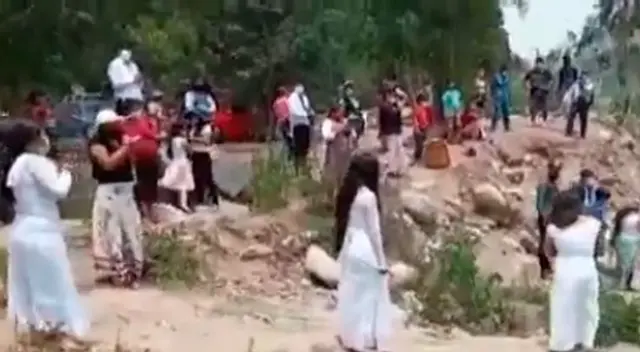 Hasta el lugar también llegó el personal de fiscalización del municipio de Lurigancho-Chosica, quienes multaron y clausuraron el local por infringir las normas sanitarias del Gobierno.