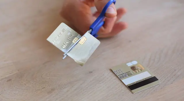 Con muchas tarjetas, no podrás usarlas todos los meses y pagarás membresía. Con muchas tarjetas, no podrás usarlas todos los meses y pagarás membresía.