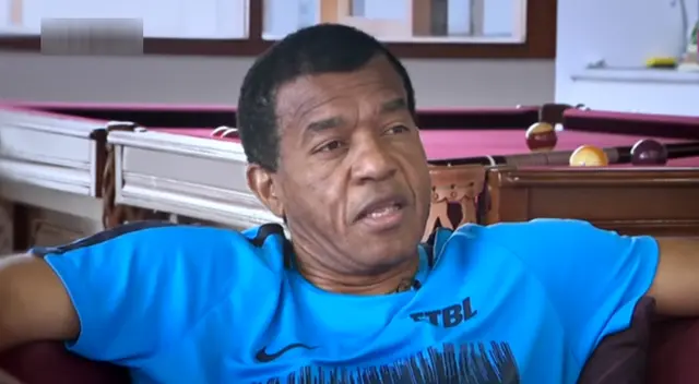 Julio César Uribe sorprendió con sus respuestas en singular entrevista. Julio César Uribe sorprendió con sus respuestas en singular entrevista.