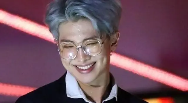 El líder de BTS, RM, fue reconocido por donar $ 90,400 al Museo Nacional de Arte Moderno y Contemporáneo de Seúl en setiembre del 2020.