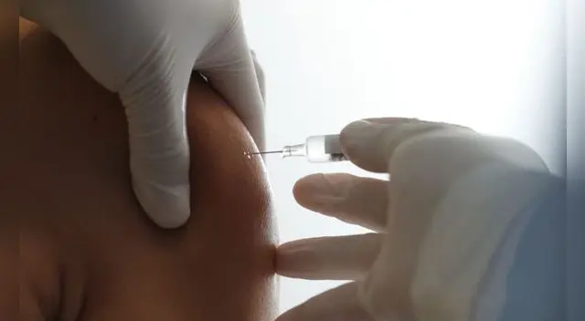 La comisión COVID-19 indicó que la vacuna china contra el coronavirus se estaría aplicando en febrero.