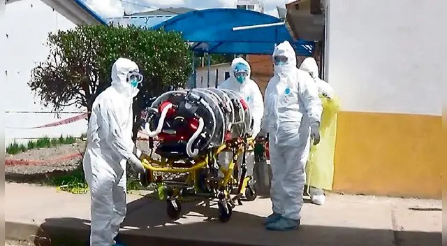 Yeraline paredes busca camas UCI para sus padres. Yeraline paredes busca camas UCI para sus padres.