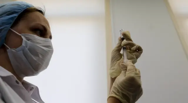 Rusia planea contar con tres vacunas contra el coronavirus (Sputnik V, EpiVacCorona y Covivac) en abril. Rusia planea contar con tres vacunas contra el coronavirus (Sputnik V, EpiVacCorona y Covivac) en abril.