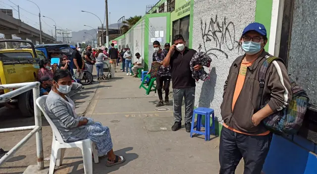 Se reportaron largas colas para solicitar información del BFU. Se reportaron largas colas para solicitar información del BFU.