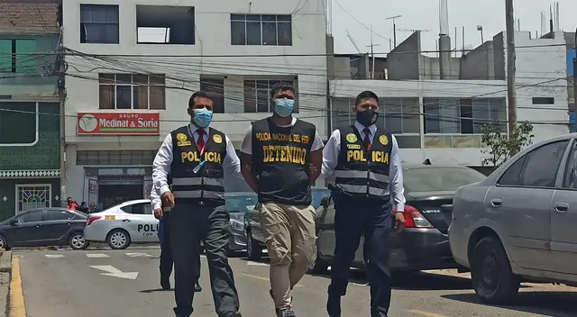 Extranjeros son detenidos en Ate.