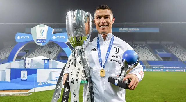Cristiano Ronaldo consiguió la Supercopa de Italia con la Juventus | Foto: Juventus Cristiano Ronaldo consiguió la Supercopa de Italia con la Juventus | Foto: Juventus