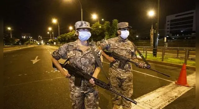 Miguel Palacios, decano del Colegio Médico del Perú, también recomendó que se cierren las fronteras en ciertas regiones. Miguel Palacios, decano del Colegio Médico del Perú, también recomendó que se cierren las fronteras en ciertas regiones.