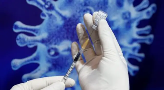 "Estamos trabajando muy duro para garantizar que todos los países tendrán acceso a esas vacunas", sostuvo la OMS.