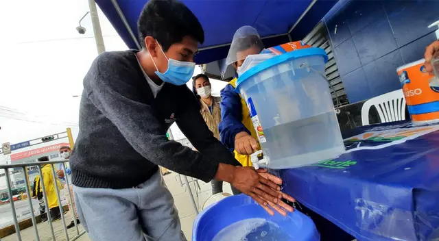Realizan desinfección en calles de Indepedencia.