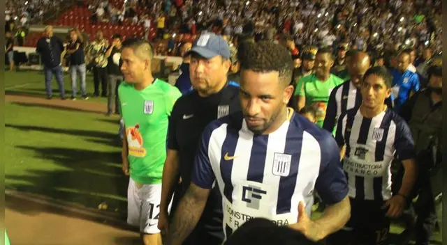 Jefferson Farfán dejó una huella importante en Alianza Lima | Foto: GLR