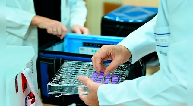 Con una eficacia del 95%, se suministrarán “a precio de coste” y deberían entregarse en el primer trimestre.