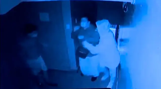 El robo habría sido solo en cuestión de minutos y la familia sospecha que los delincuentes ya tenían información de dónde se encontraba el efectivo, ya que no se llevaron otros objetos de valor al momento de su huida.