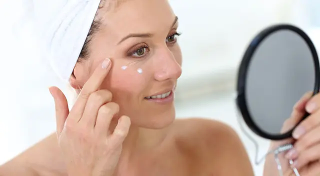 La vitamina C en tus productos ayudará con la elasticidad de la piel. La vitamina C en tus productos ayudará con la elasticidad de la piel.