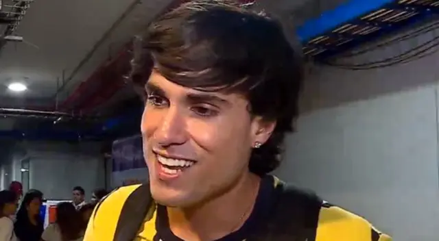 Gino Assereto regresó del viaje que realizó junto a Jazmín Pinedo, y dejó entrever que sería uno de los integrantes de la nueva temporada de EEG. Gino Assereto regresó del viaje que realizó junto a Jazmín Pinedo, y dejó entrever que sería uno de los integrantes de la nueva temporada de EEG.