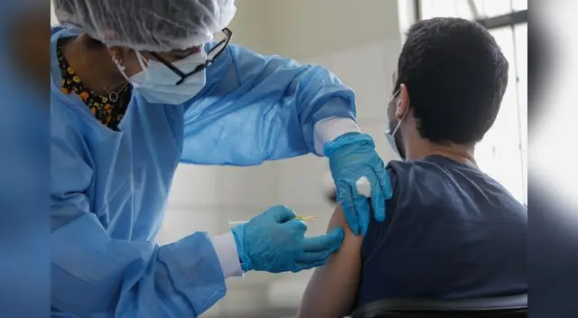 Mientras que un 15 % se ha pronunciado negativamente sobre la vacuna contra el coronavirus. Mientras que un 15 % se ha pronunciado negativamente sobre la vacuna contra el coronavirus.