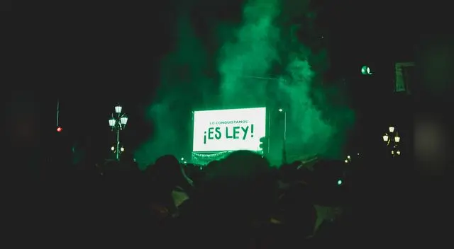 La interrupción voluntaria del embarazo queda despenalizada y será gratuita en el sistema de salud público. La interrupción voluntaria del embarazo queda despenalizada y será gratuita en el sistema de salud público.